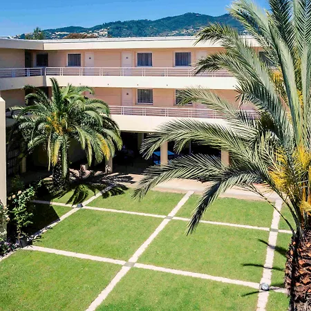 Mercure Cannes Hotel 4*