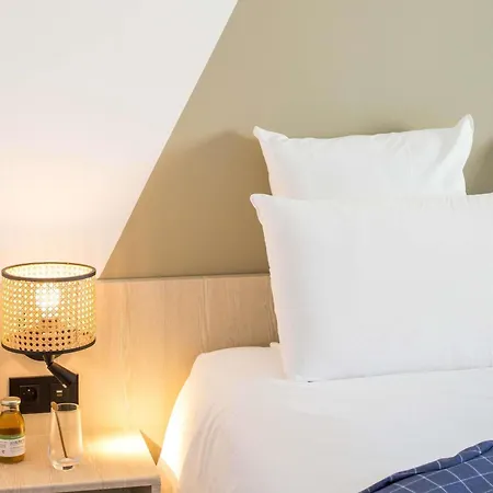 머큐어 칸 망들리외 호텔 4*