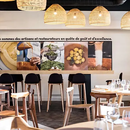 머큐어 칸 망들리외 호텔